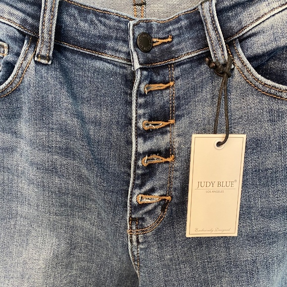 Judy Blue Roxanne Hi-Rise Button-Fly Distressed Hem Cropped Wide Leg Jeans - Picture 7 of 10